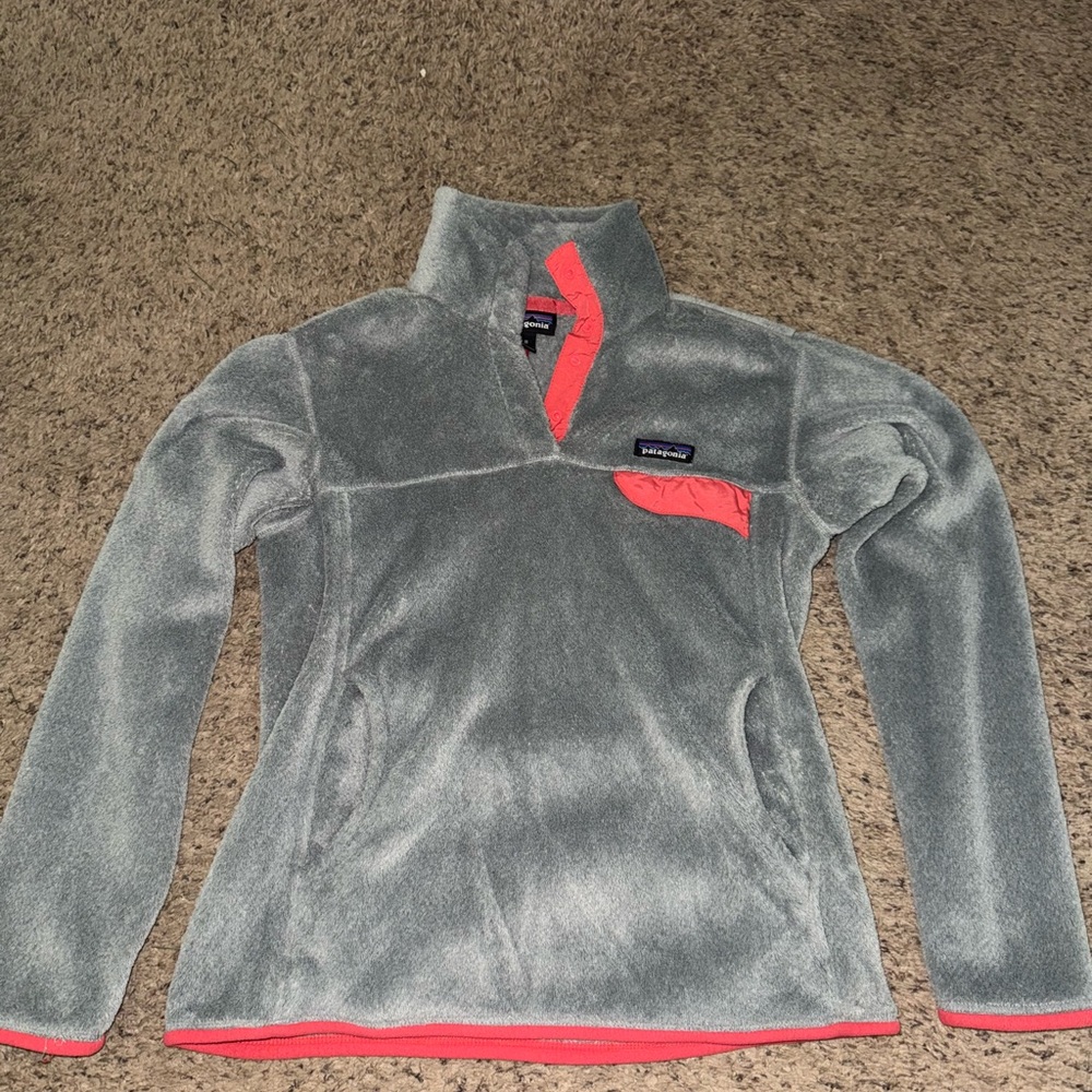 Patagonia Gray and Coral Fleece Pullover Re-Tool snap sweater